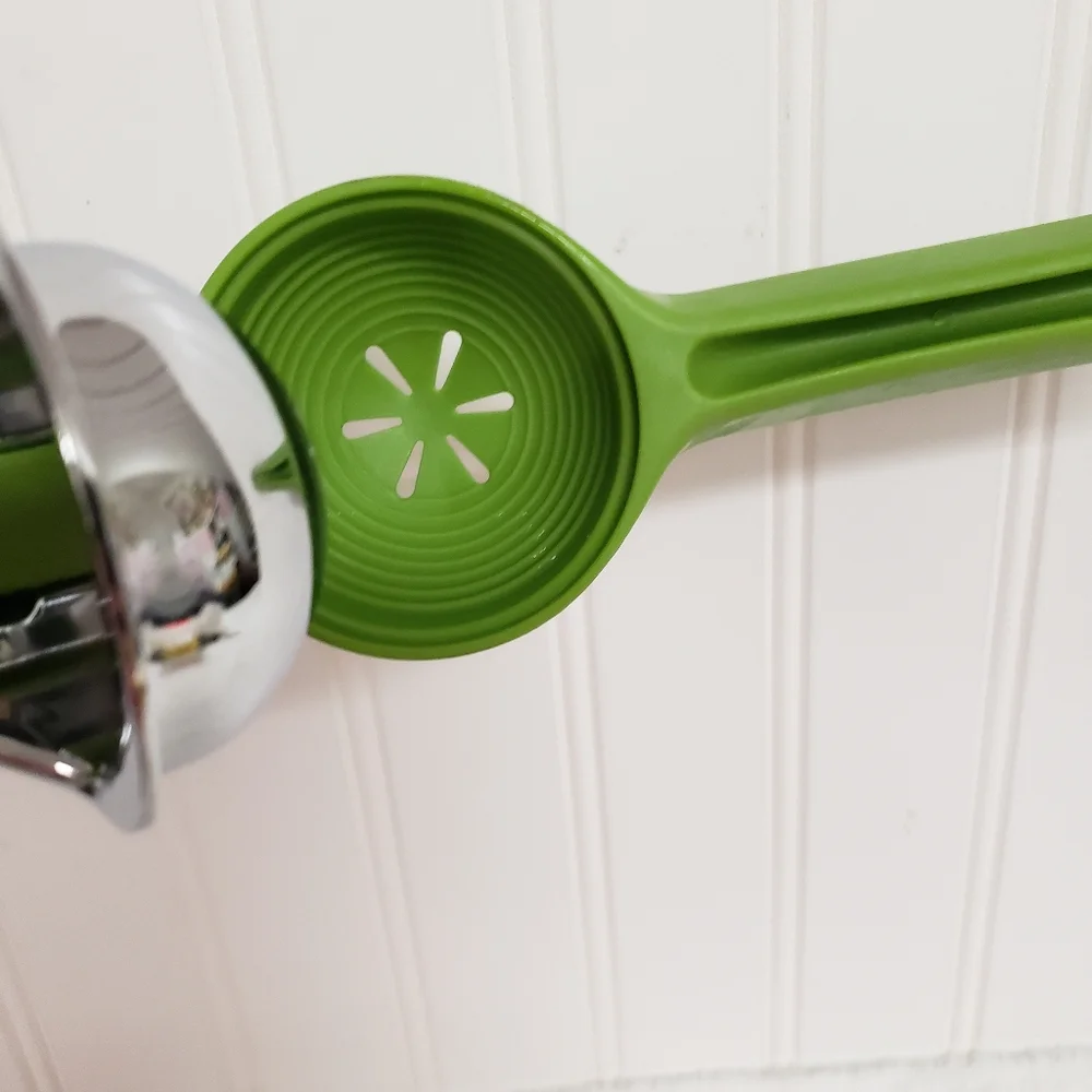 Williams Sonoma Chef'n lime press